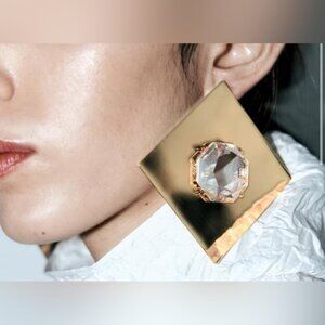 Zara square earning jewel. Yellow with white stone. ✨🔥🔥🔥💖